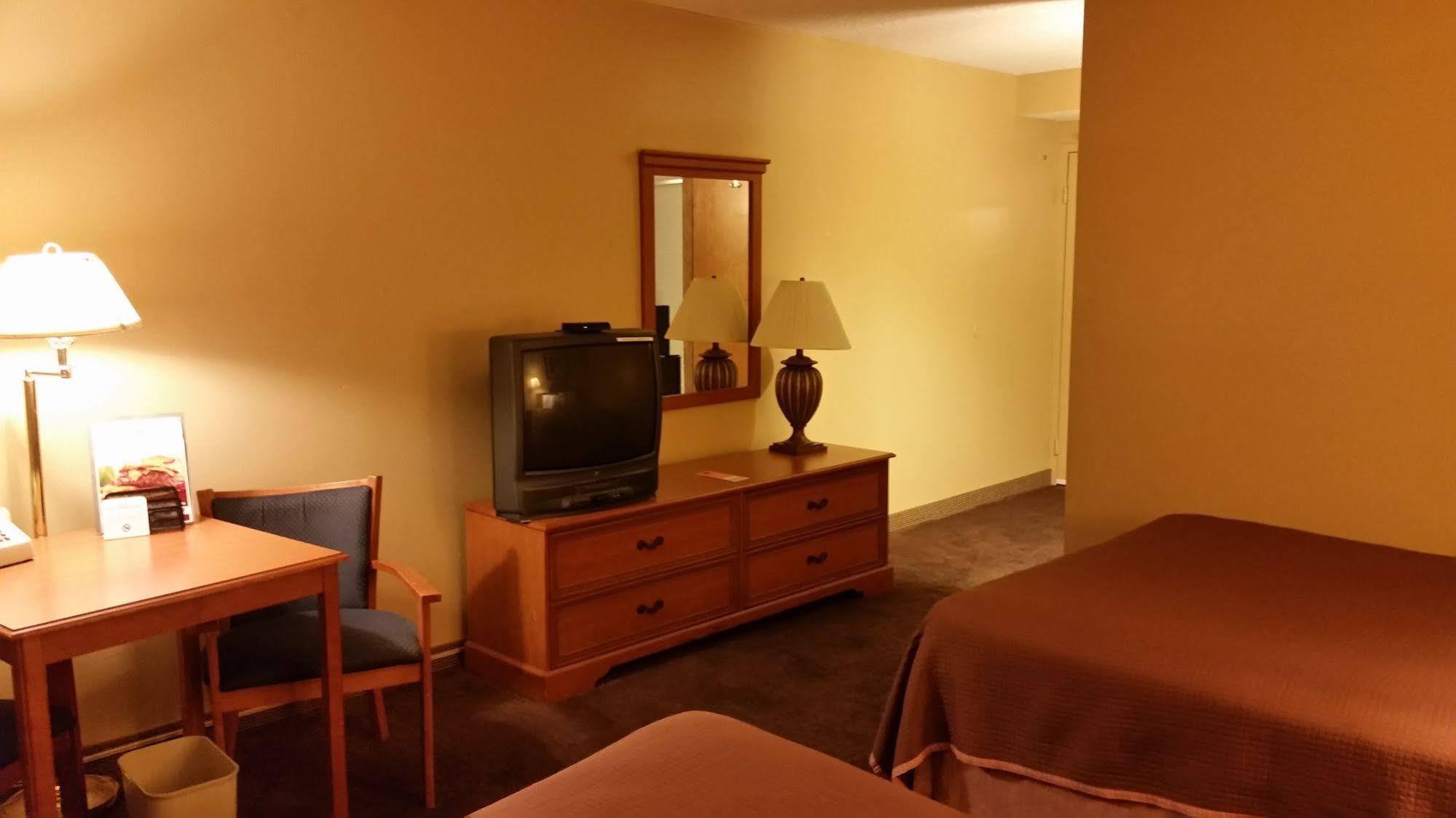 Days Inn & Suites By Wyndham Spokane Esterno foto